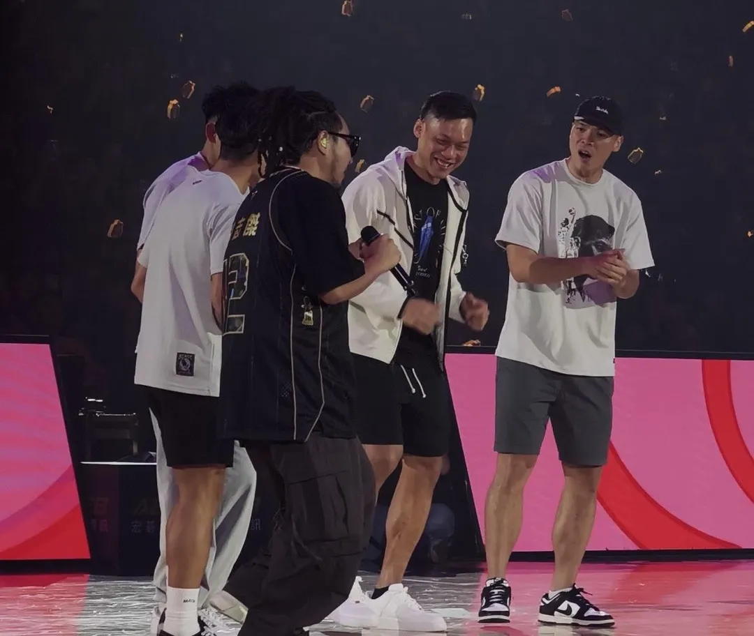 金曲歌王Matzka邀林志傑引退賽後夢幻合唱。（圖／李則緯攝）
