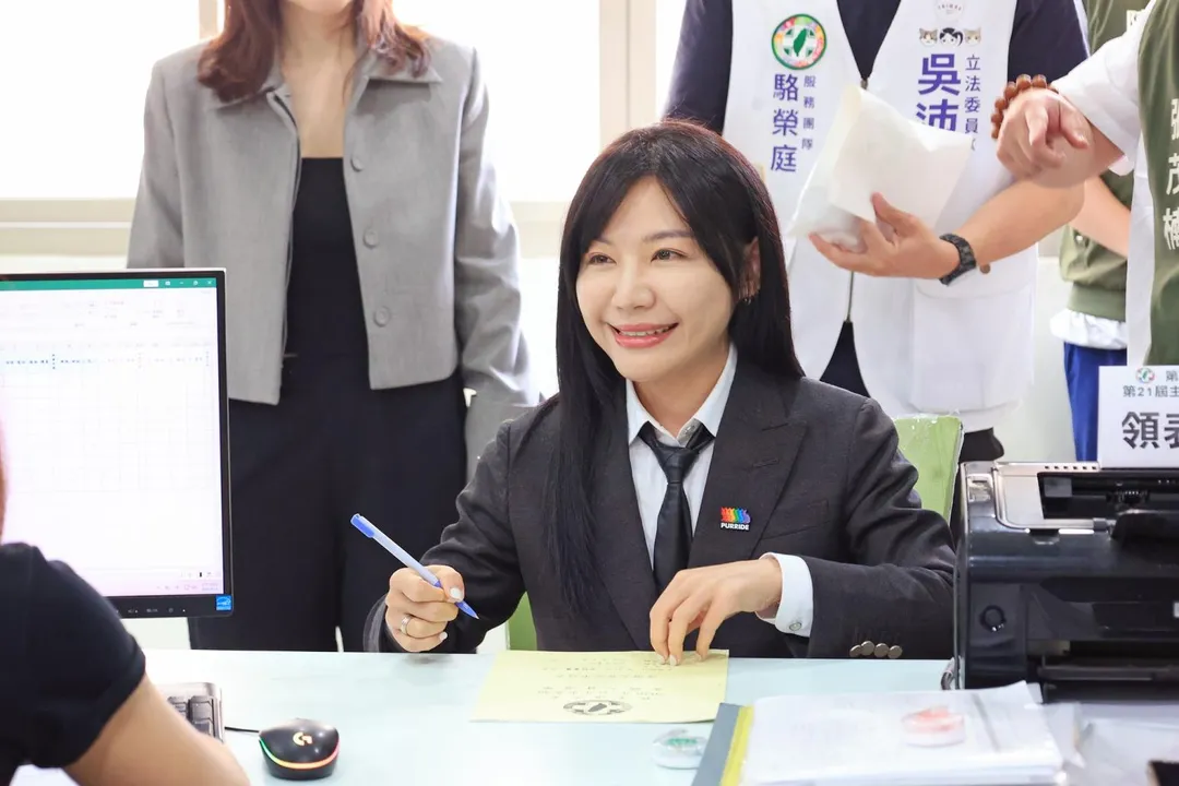 吳沛憶登記參選民進黨台北市黨部主委。(圖/翻攝吳沛憶臉書)