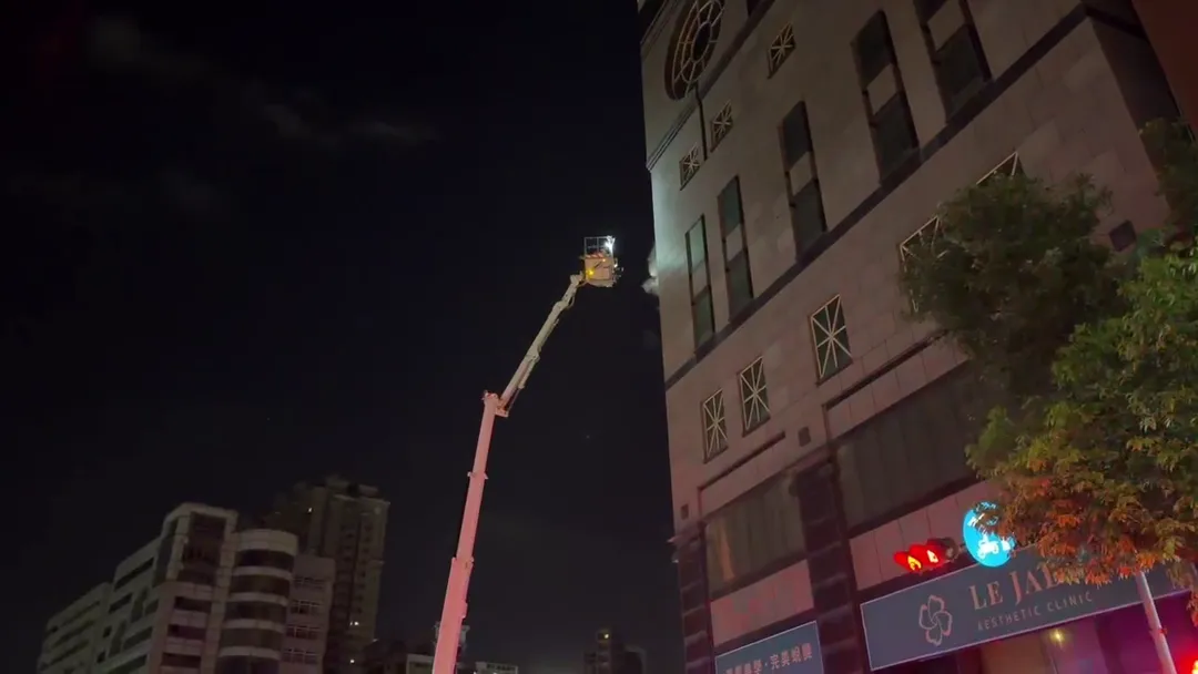新興區的火警現場。(圖/中天新聞)