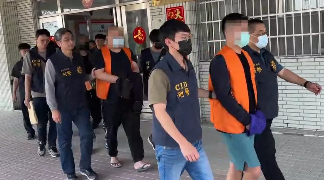 全案調查後，依違反組織犯罪防制條例、刑法強制罪、恐嚇取財罪及公司法等罪嫌，移請台南地檢署偵辦，並對鐘姓主嫌聲請羈押。（圖／警方提供）