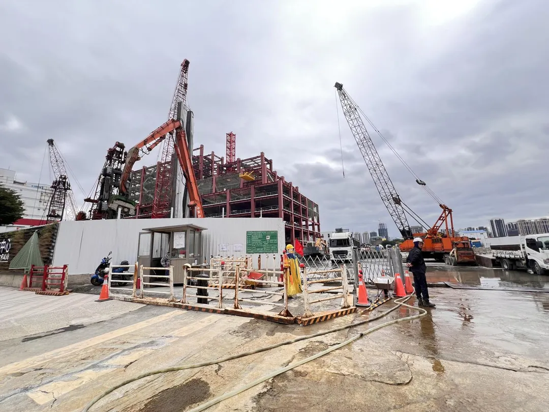 房市轉為買方市場，大基地新案具讓利空間，當預售與中古價差收斂至一成內，浮現進場時機。（圖/記丁一芬攝）