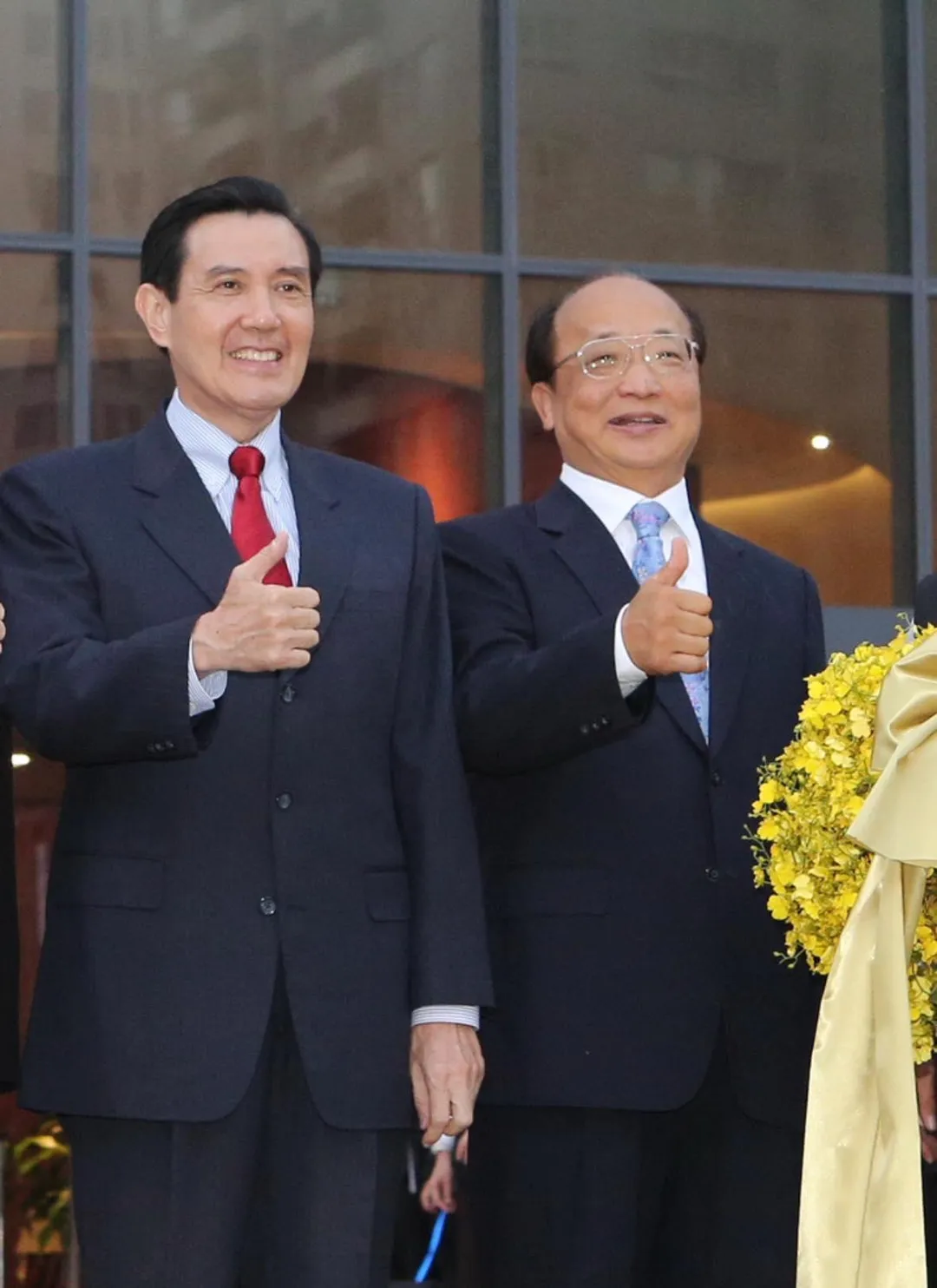 前台中市長胡志強在臉書發文曬出過往和馬英九的合照。(圖/胡志強臉書)