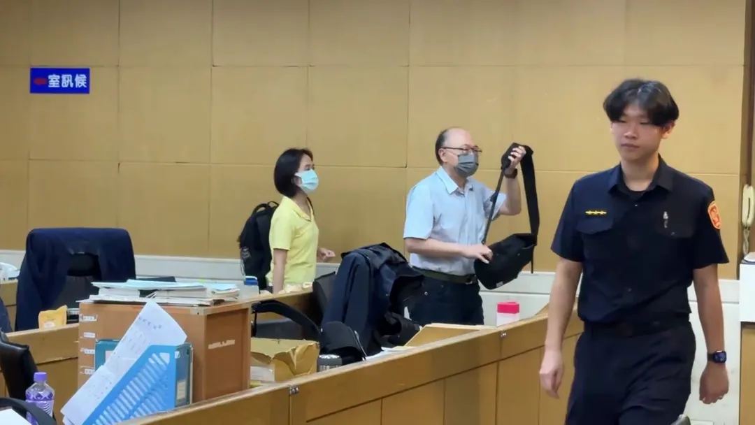 前董座魯奐毅、宏泰集團財務主管王惠津分別以800萬跟30萬交保。(圖/中天新聞)