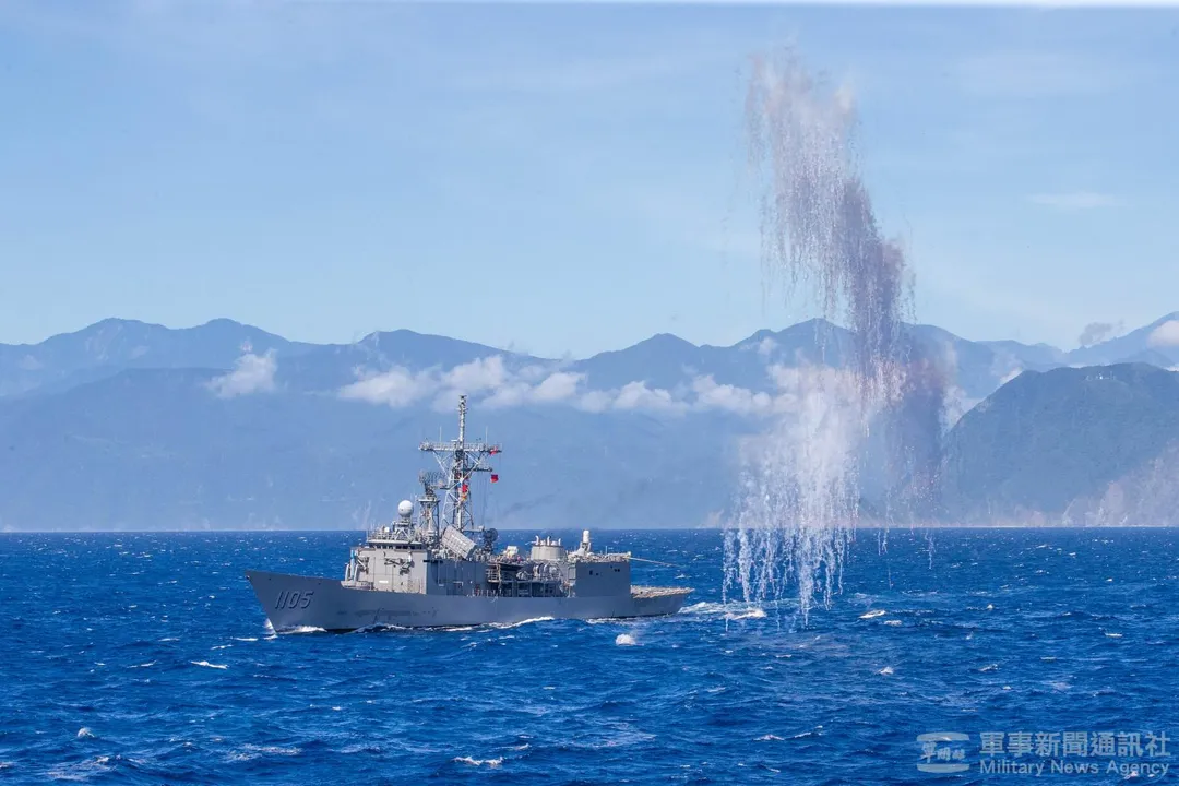 海軍成功級巡防艦繼光號參加「漢光38號」演習情形。(圖/軍聞社)