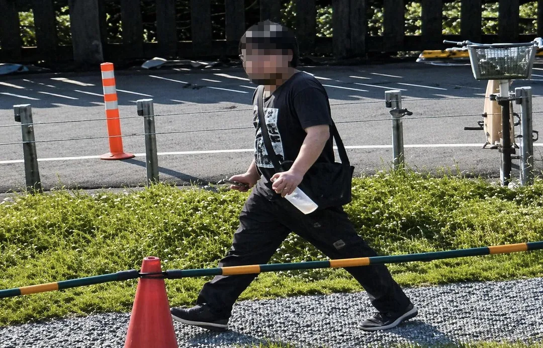 虐貓男樣貌曝光。（圖／翻攝畫面）