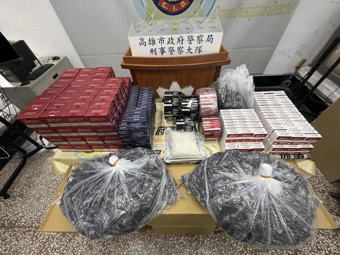 此次查扣偽藥1萬7千盒、偽藥粉末1包等證物,統計市面上販售上開偽藥已達14萬餘盒,販售金額約新台幣6000萬元。(圖/警方提供)