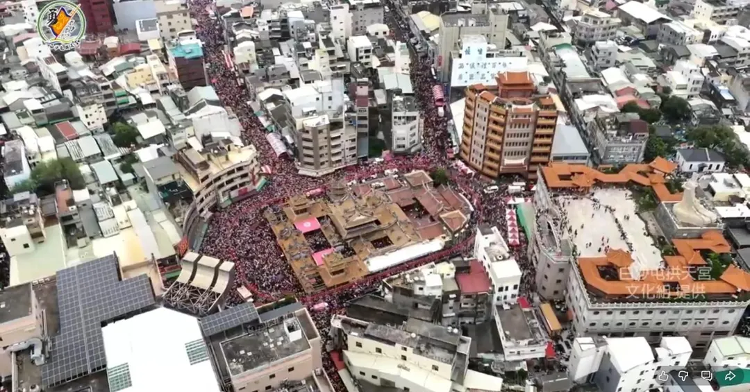 上萬人湧入北港朝天宮周遭迎接白沙屯媽祖到來。（圖／白沙屯拱天宮文化組提供）