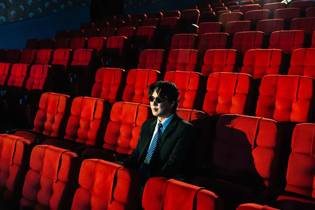 蕭煌奇近期推出全新台語單曲〈做陣來去看電影〉。(圖/華納音樂 提供)