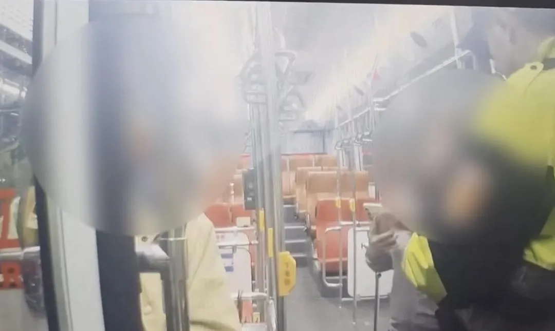 員警獲報到場了解衝突原因。（圖／翻攝畫面）