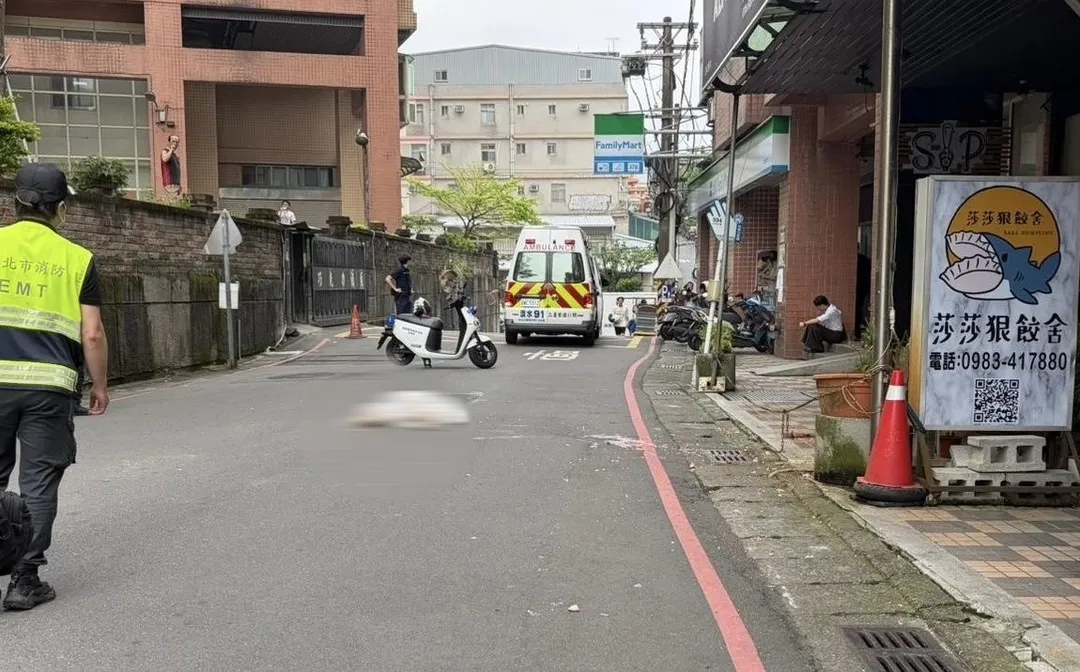 淡水一名女子墜樓當場死亡。（圖／翻攝畫面）