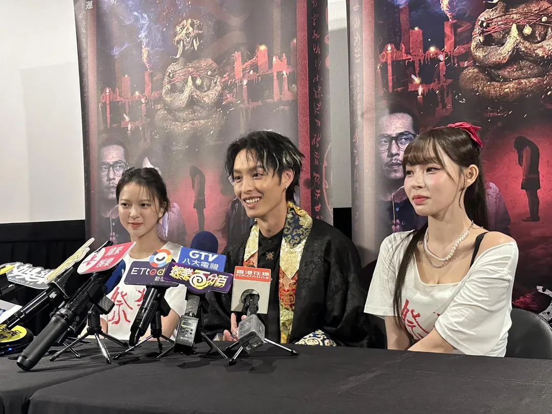 靈異驚悚電影《祭弒》17日舉辦揭幕活動。左起為項婕如、曹佑寧、林襄。（圖／記者 伍映澄 攝）