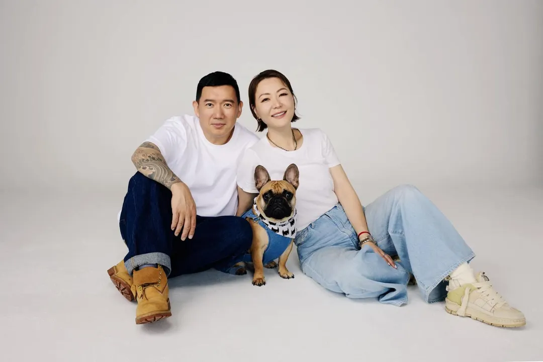 杜汶澤細心照顧癌症復發的妻子。（圖／翻攝自田蕊妮臉書）
