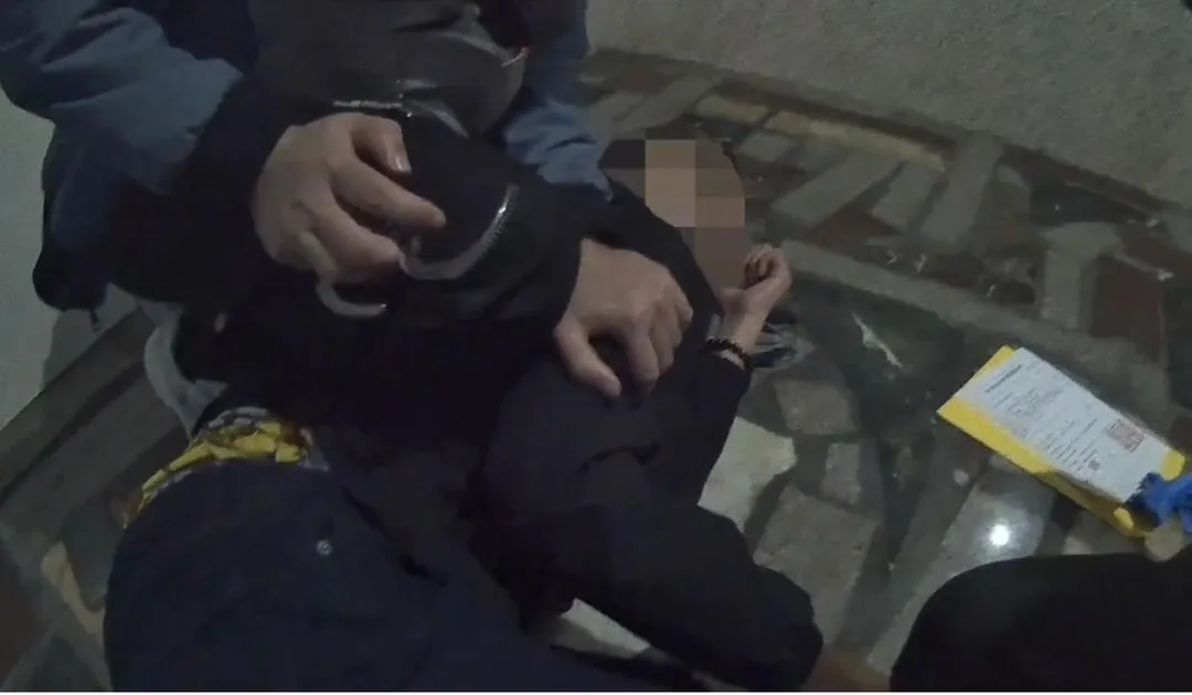 警方逮捕車手。(圖/蘇澳分局提供)