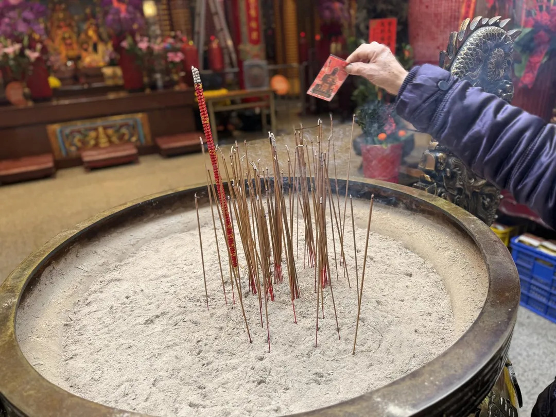 8月23日是二十四節氣中的「處暑」，命理師柯柏成表示，今年處暑與鬼月重疊，祭拜注意用火安全。（示意圖／中天新聞）