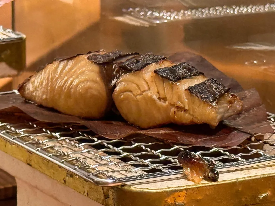 鰆魚肉像樹木年輪。（圖／黃宏輝提供）