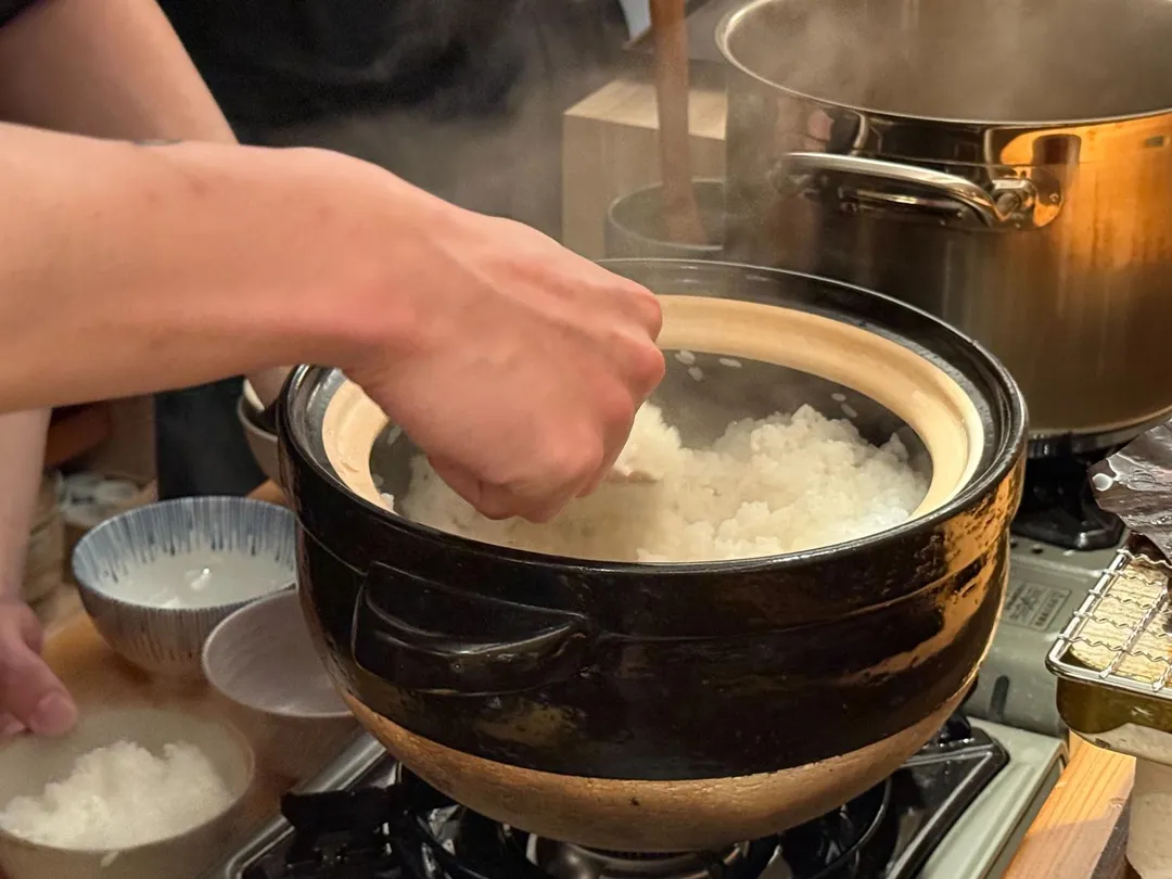 剛煮好的飯。（圖／黃宏輝提供）