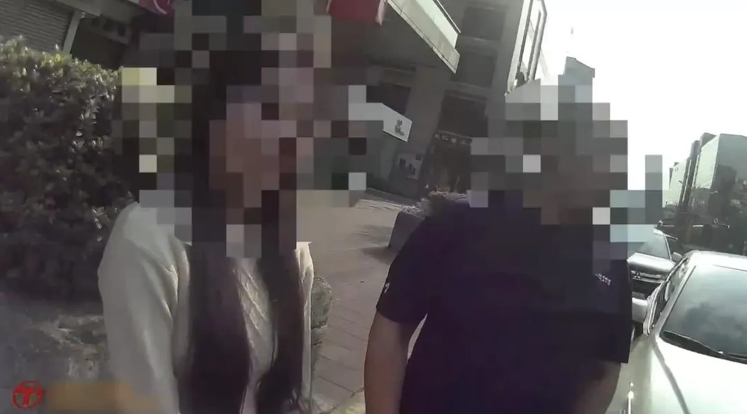 女子拒絕酒測但身上散發濃濃酒味。（圖／翻攝畫面）