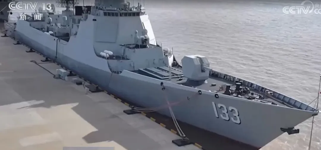 解放軍東部戰區19日派遣艦艇編隊前往西太平洋海域進行演訓。（圖／翻攝央視新聞）