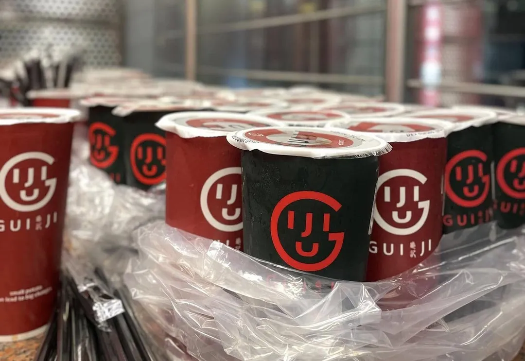 龜記的招牌飲品「紅柚翡翠」近日陷入爭議。（圖／翻攝自龜記茗品臉書）