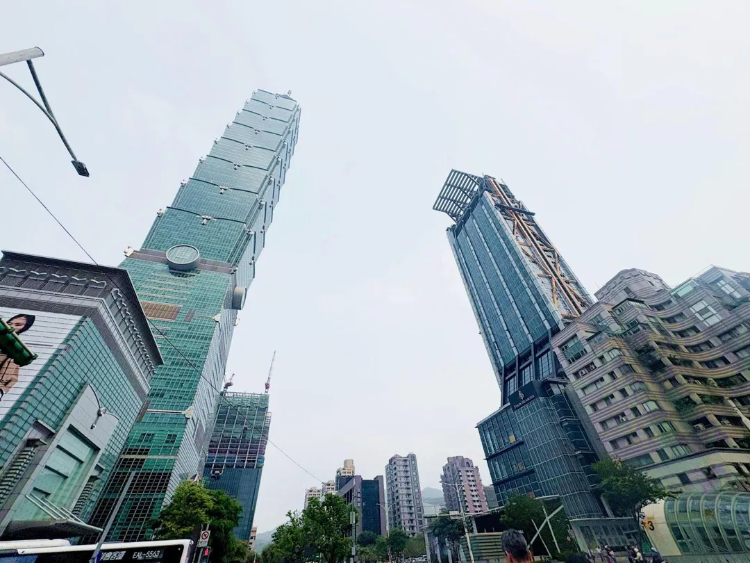 在輸入性通膨與營建成本雙漲推動下，房價呈現易漲難跌格局。（圖／記者丁一芬攝）