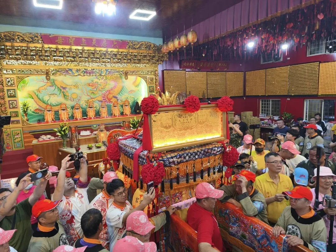 大甲媽停駕六房媽紅壇。（圖／取自臉書「社團法人中華民國六房媽會 - 官網」）