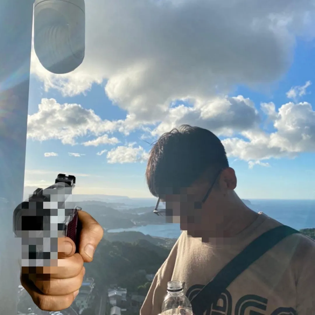 馮姓員警私照曝光。（圖/翻攝畫面）
