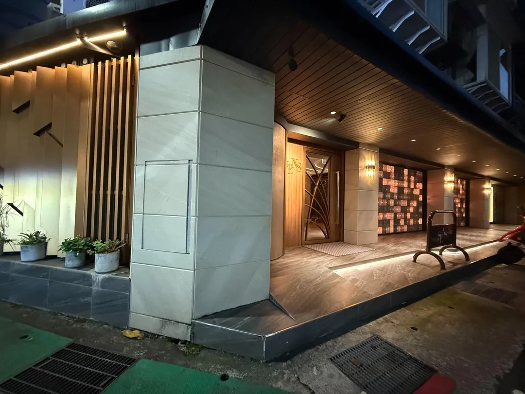 巷弄轉角公寓一樓。（圖／黃宏輝提供）