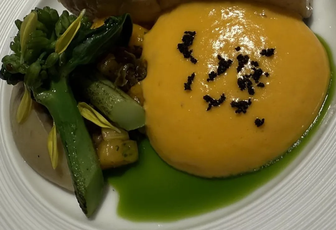 黃綠褐三色醬汁。（圖／黃宏輝提供）