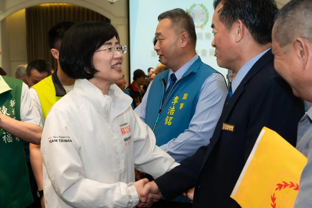 民進黨新北市長參選人蘇巧慧23日出席新北中藥商公會會員大會。（圖／蘇巧慧競辦提供）