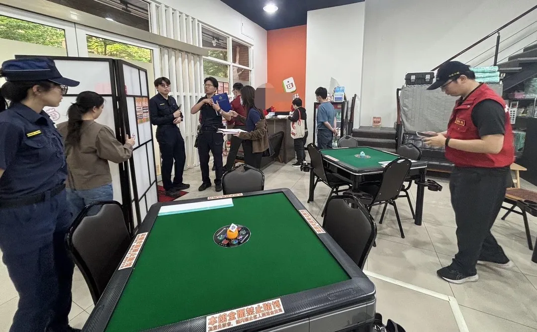 警方在北大特區查獲職業麻將賭場。（圖／翻攝畫面）
