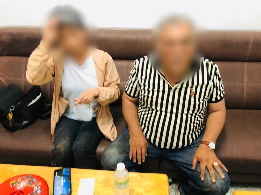 一對沈姓夫妻駕車行經竹60線15.8公里處時，因路況不明不慎連人帶車滑落山谷。（圖／警方提供）