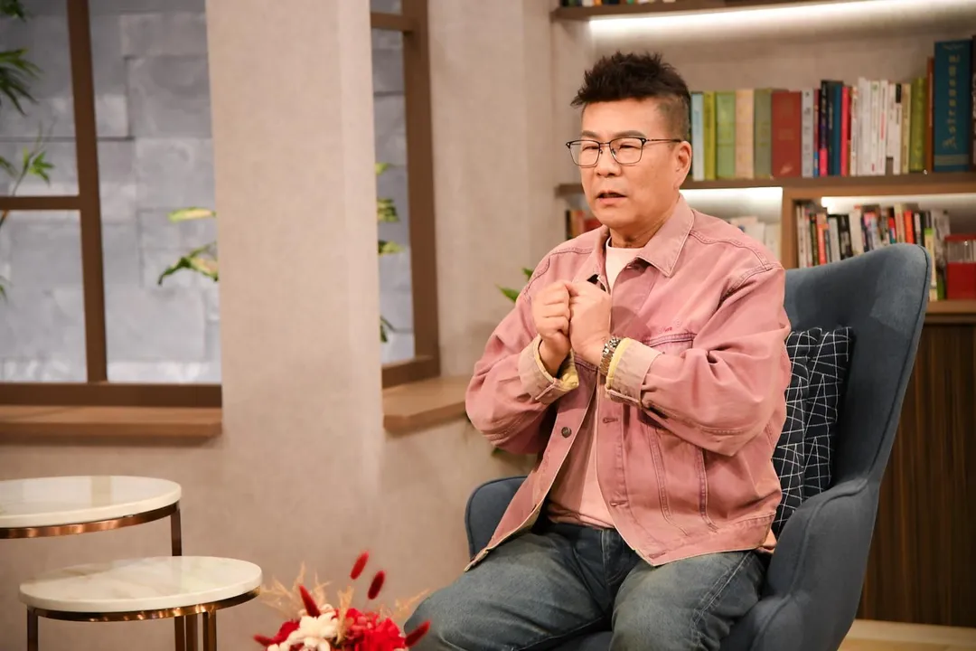 「荒謬大師」沈玉琳回歸演藝圈。（圖／三立提供）