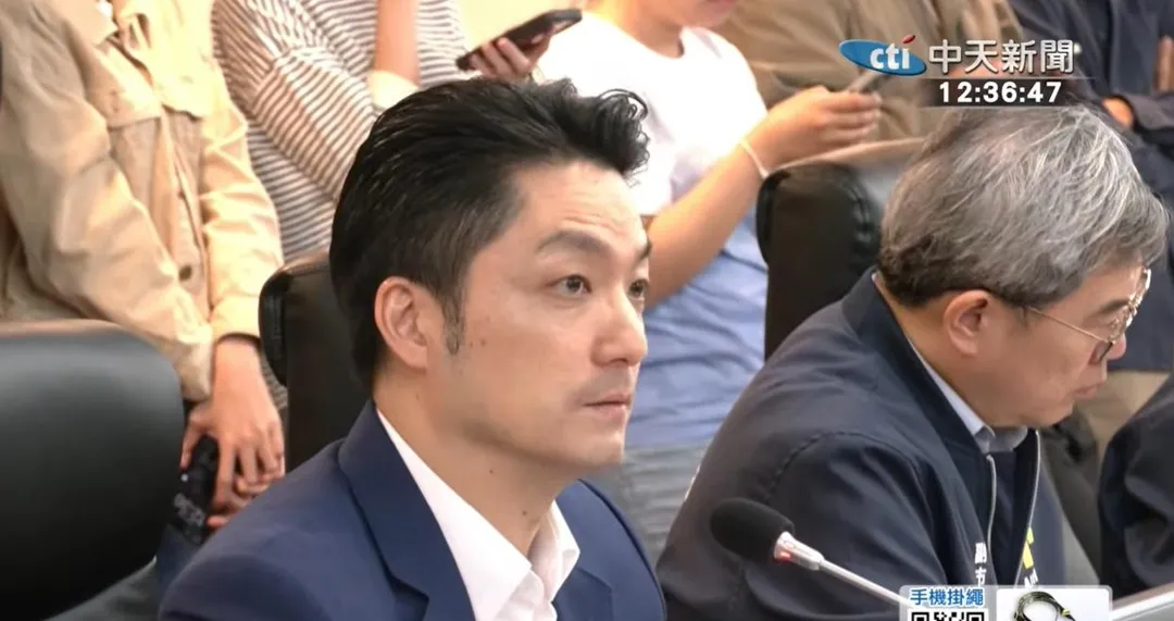 台北市長蔣萬安稍早針對忠孝東路銀行發生搶案做出回應。(圖/中天新聞)