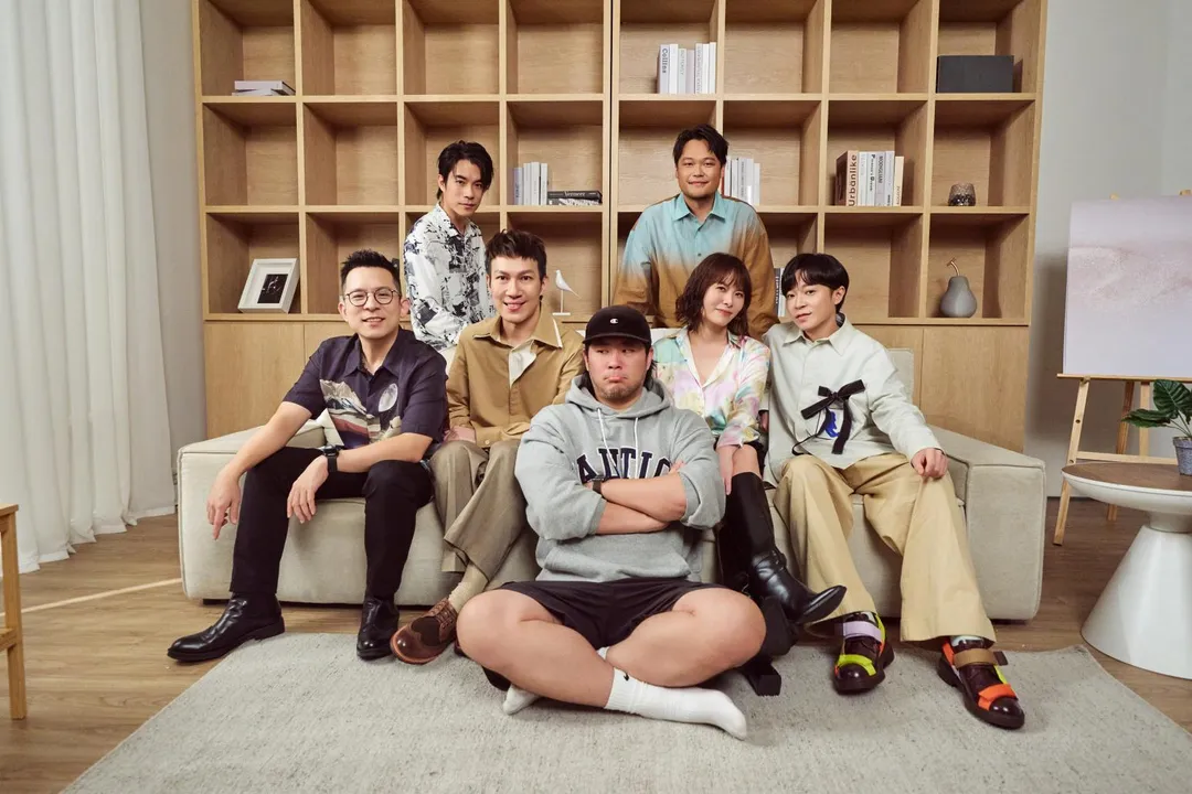 導演李伯恩（中）在《6人行不行》為蘇打綠6位成員分別打造不同的主題任務。（圖／TVBS提供）
