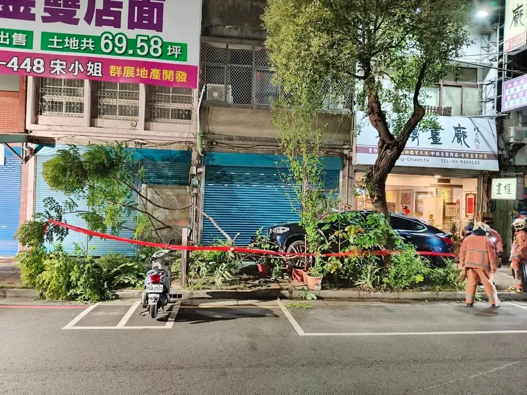 車禍現場。(圖/新竹市消防局提供)