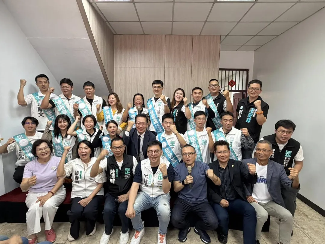 民眾黨秘書長周榆修喊出「民眾黨彰化隊全壘打」。（圖／台灣民眾黨-彰化縣黨部臉書粉專）