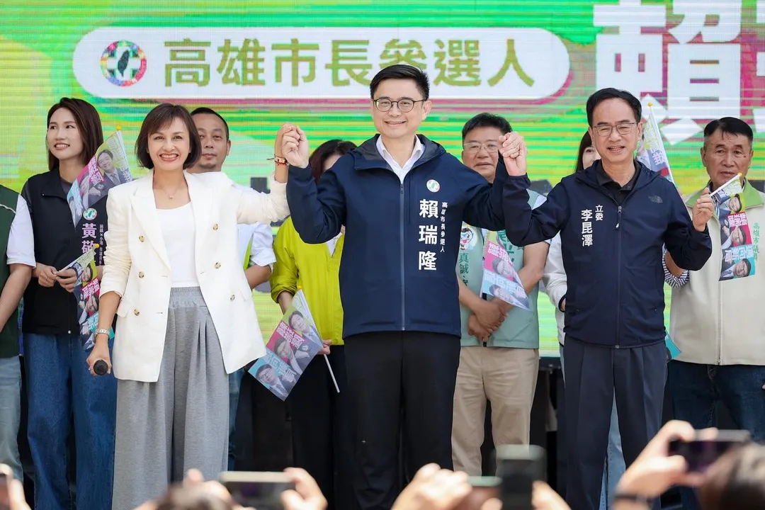 賴瑞隆舉辦小港後援會成立大會，邱議瑩現身助講。（圖／翻攝賴瑞隆臉書）