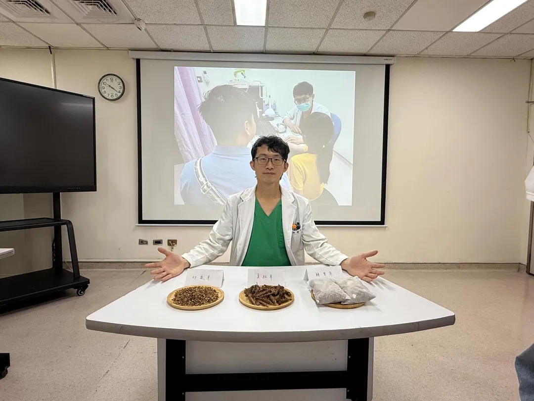衛生福利部臺中 醫院中醫科鄭惟仁醫師說明，中醫利用麥芽等中藥可有效抑制兒童性早熟。（圖／臺中醫院）