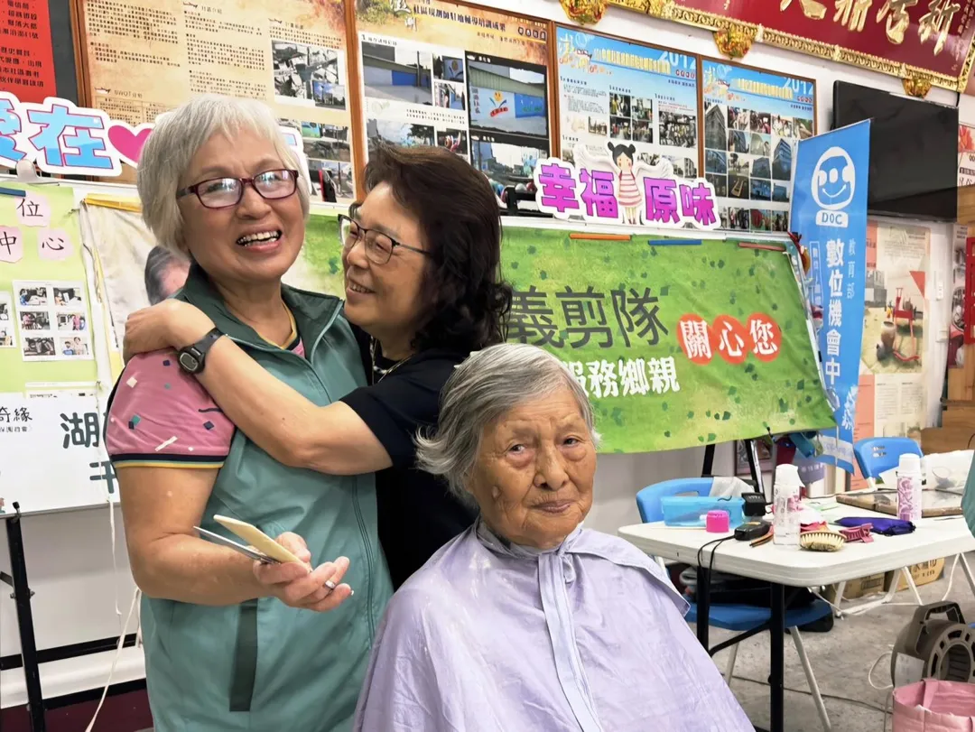 吳淑瑾此舉被外界認為有可能即將代夫出征。（圖／陳光復臉書）