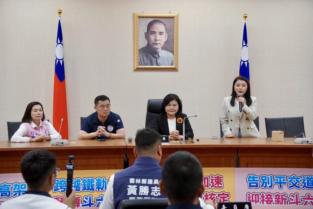 國民黨立委張嘉郡喊話行政院能盡速通過核定「斗六市區鐵路立體化計畫」。（圖／張嘉郡國會辦公室提供）