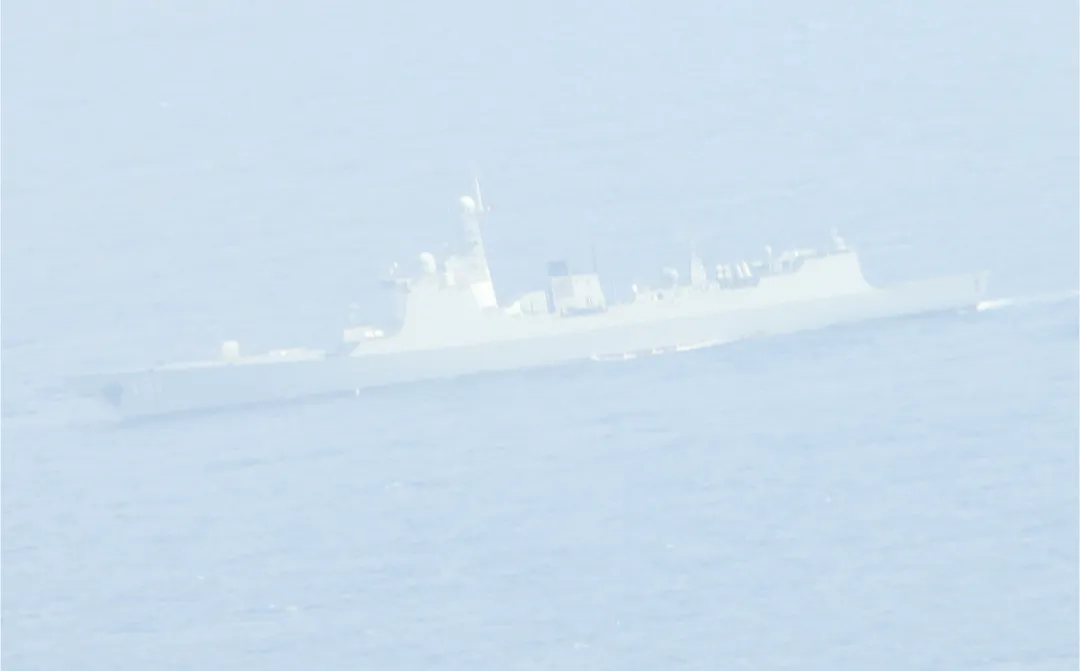 旅洋2型052C型飛彈驅逐艦。（國軍監控照／國防部提供）