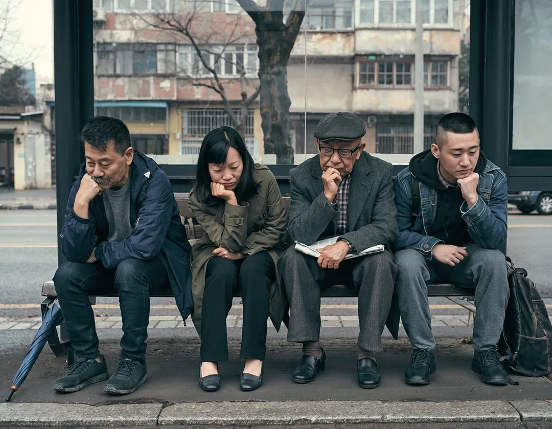 夜間抽筋、頻尿、睡不飽或早上眼皮浮腫,恐與腎功能下降有關。(示意圖/AI生成圖)