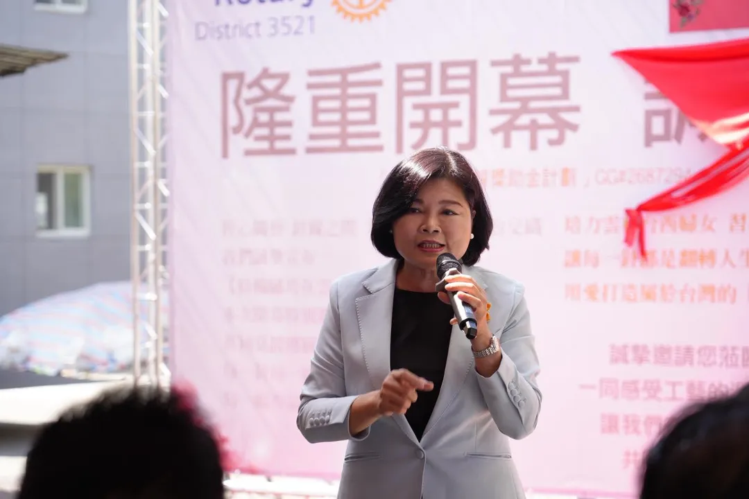張麗善反批陳駿季滿腦子只有政治，這時不應該是跟農民站在一起，為農民生計來發聲嗎。（圖取自張麗善臉書）