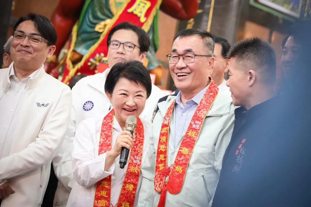 盧秀燕為李四川助選。（圖取自盧秀燕臉書）
