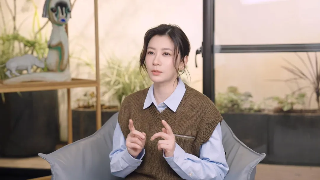 賈靜雯分享女性面對年齡與自我認同的看法。（圖／璞之妍 提供）