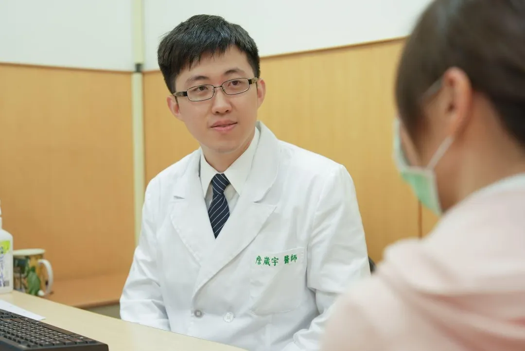 詹崴宇醫師看診示意照。（圖／台北慈濟醫院）