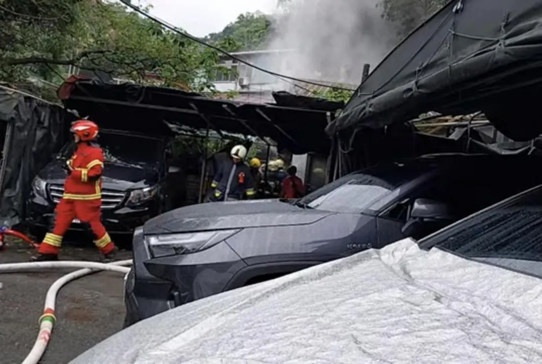 北市信義區一處民宅發生火警1人死亡。(圖/翻攝畫面)