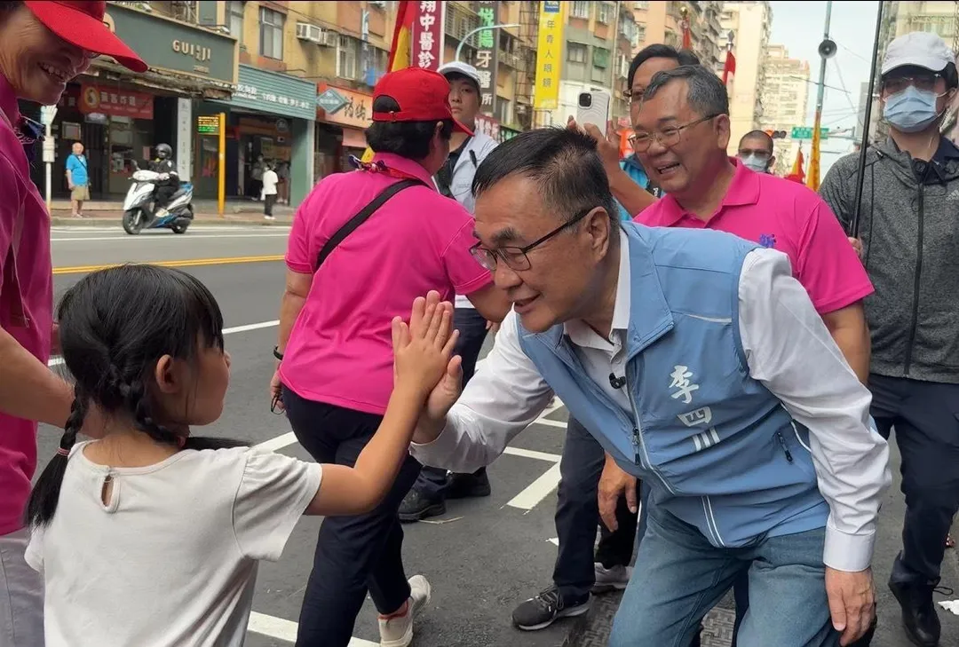 李四川今日出席新莊保元宮建宮250週年首醮醮慶「保元大囍開鑼」開幕儀式。（圖/李四川競辦提供）