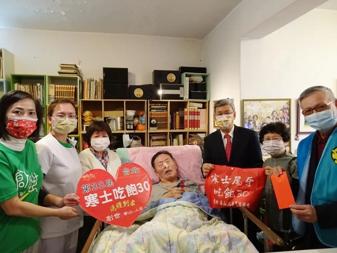 韓正皓晚年飽受大腸癌與阿茲海默症折磨,長年臥床。(圖/翻攝自韓正皓與鍾少蘭的音樂日記臉書)