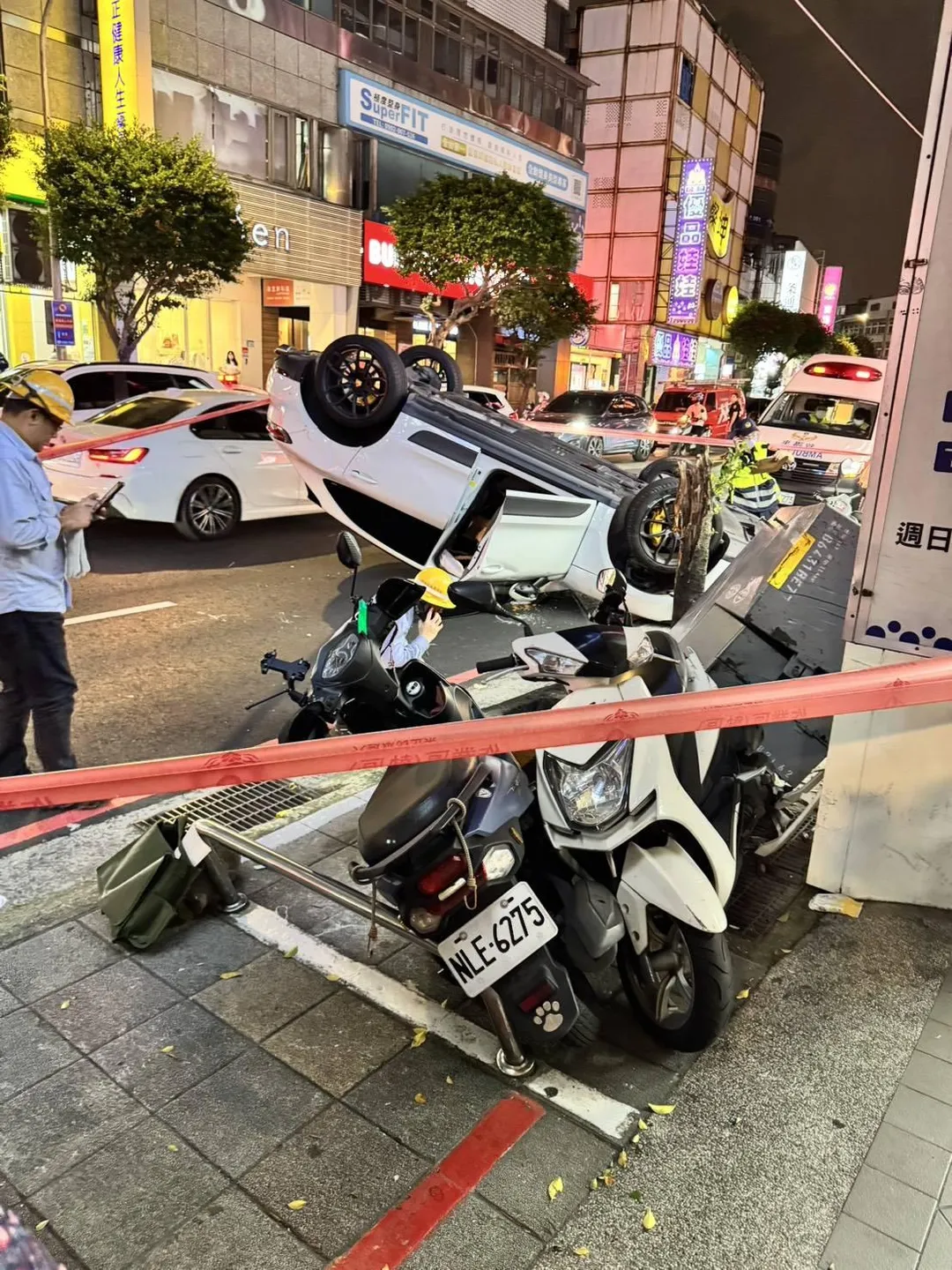 車禍現場。（圖／網友野蠻先生授權提供）